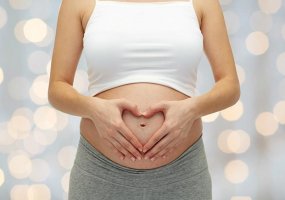 Mão da gestante: a dor e a dormência nas mãos típicas da gravidez